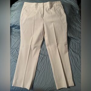 White cropped pants I.N.C. International Concepts Size 6.  Excellent condition